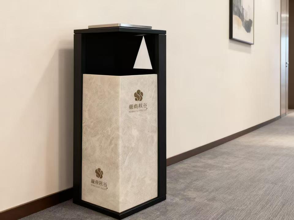 5 star hotel trash bins